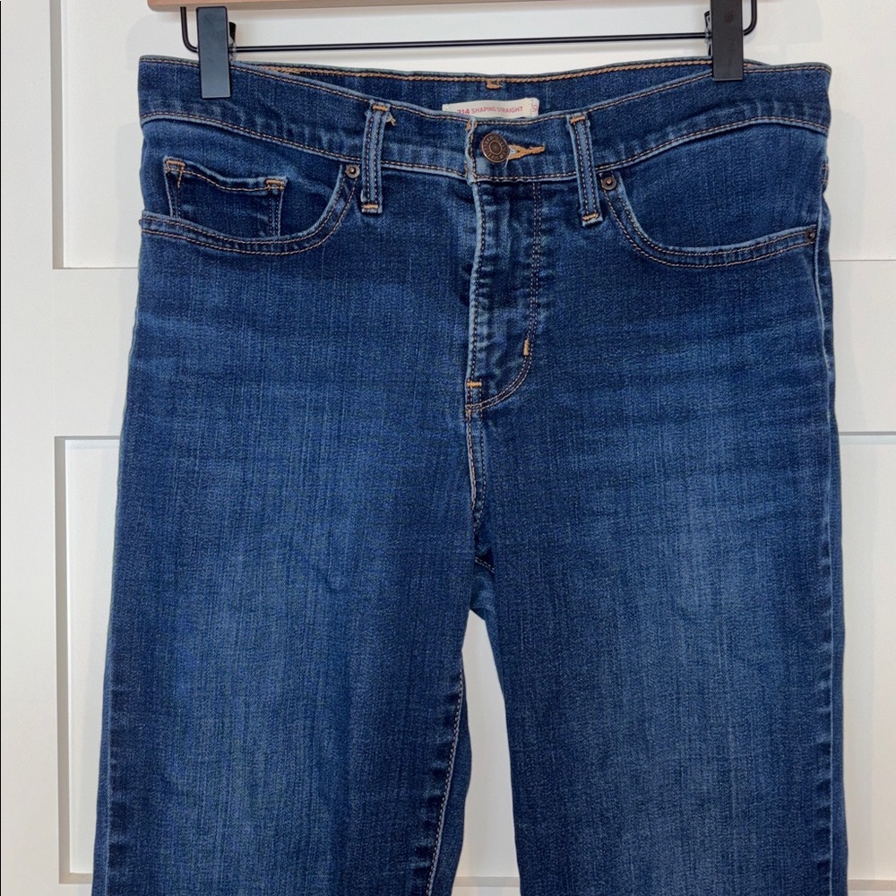 Levi’s Shaping Straight Jeans - Picture 3 of 16